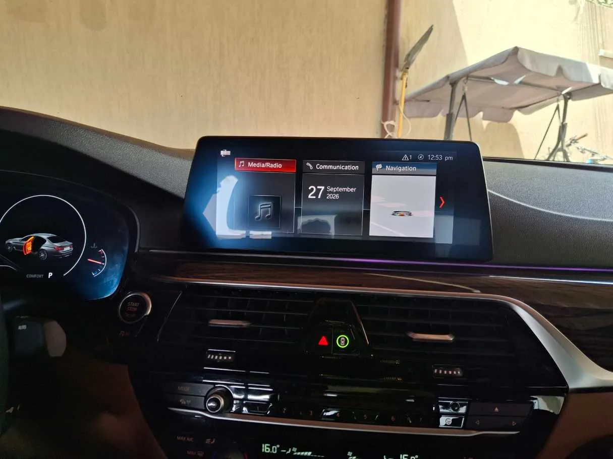 Car image 16