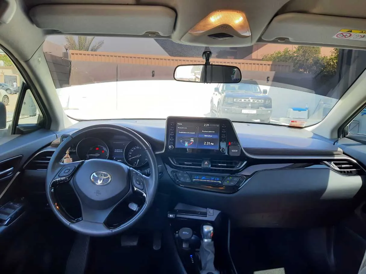 Car image 14
