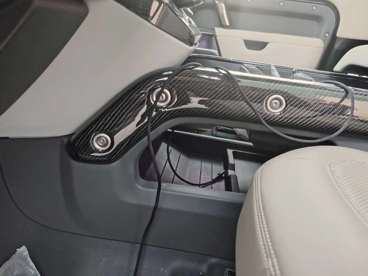 Car image 27