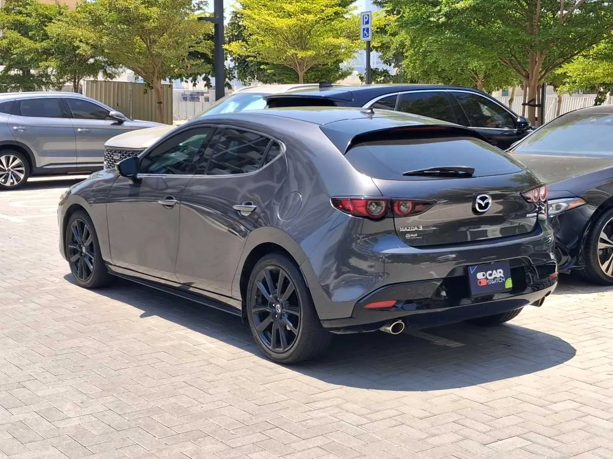Car image 7