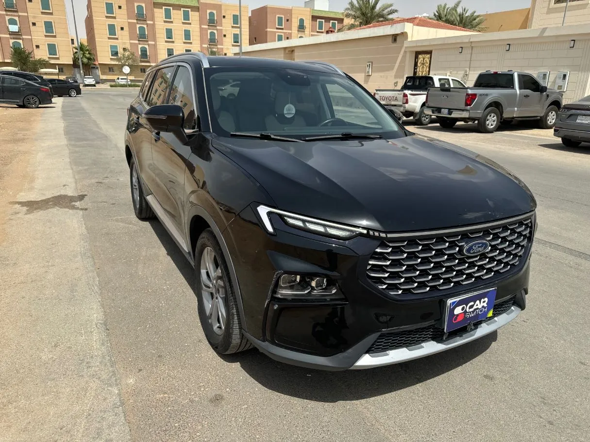 Car image 3