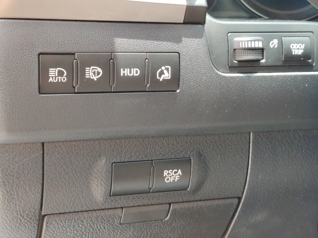 Car image 28