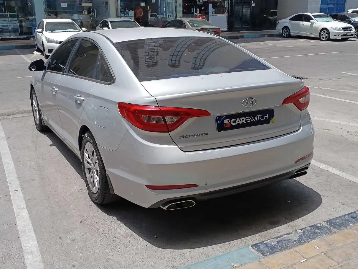 Car image 7