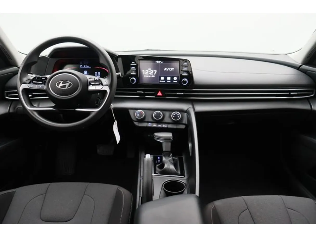 Car image 14