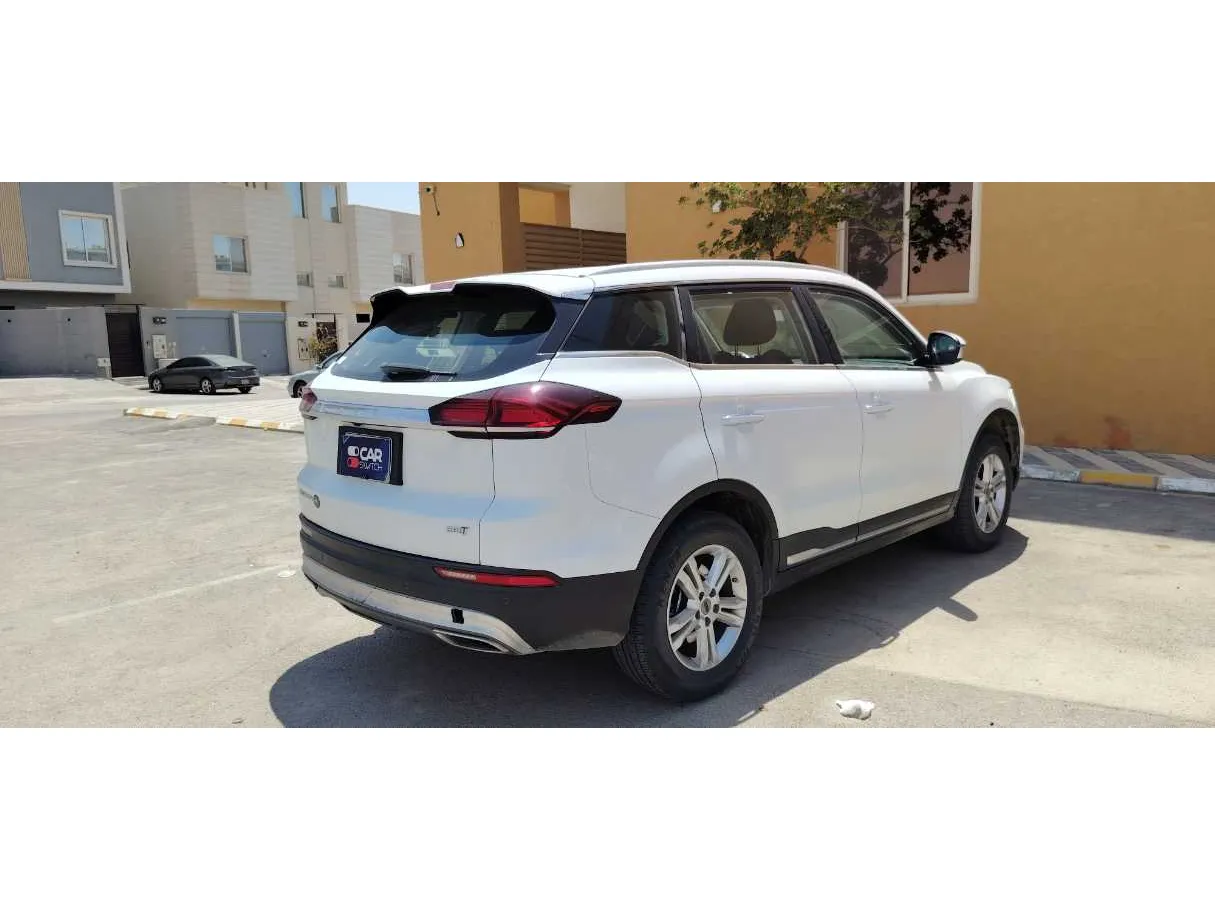 Car image 5