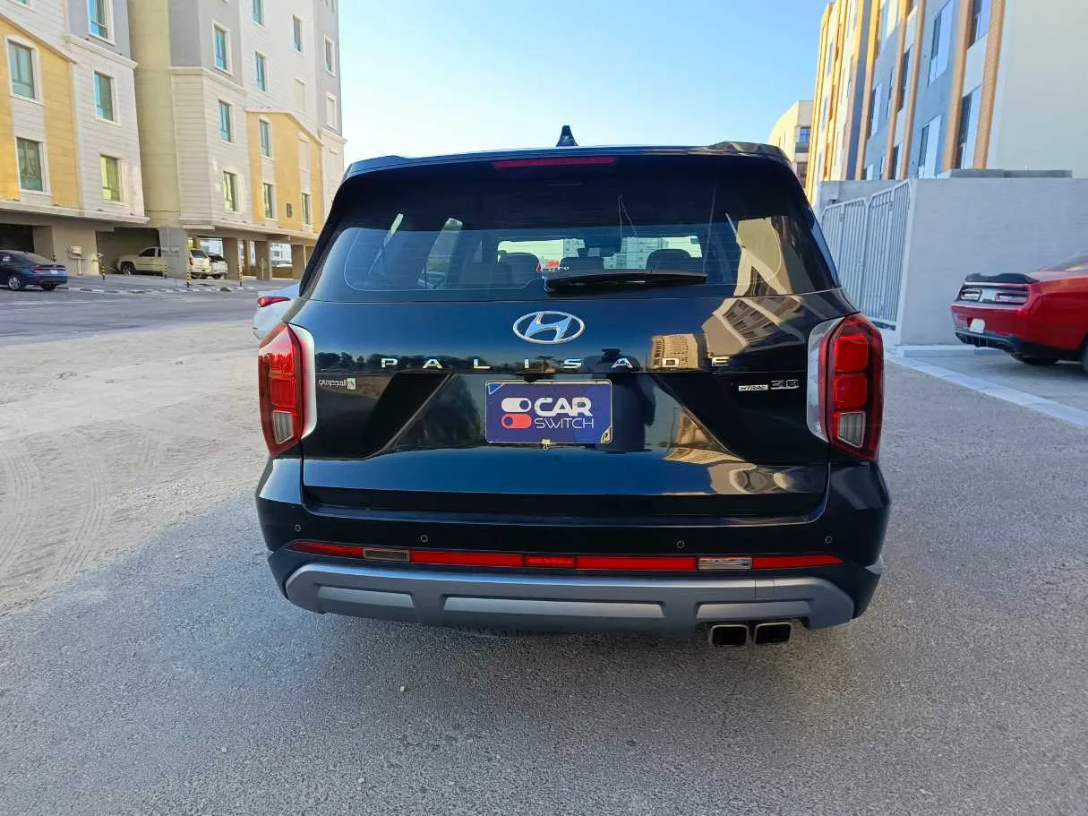 Car image 6