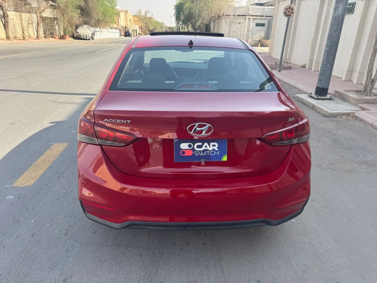 Car image 6