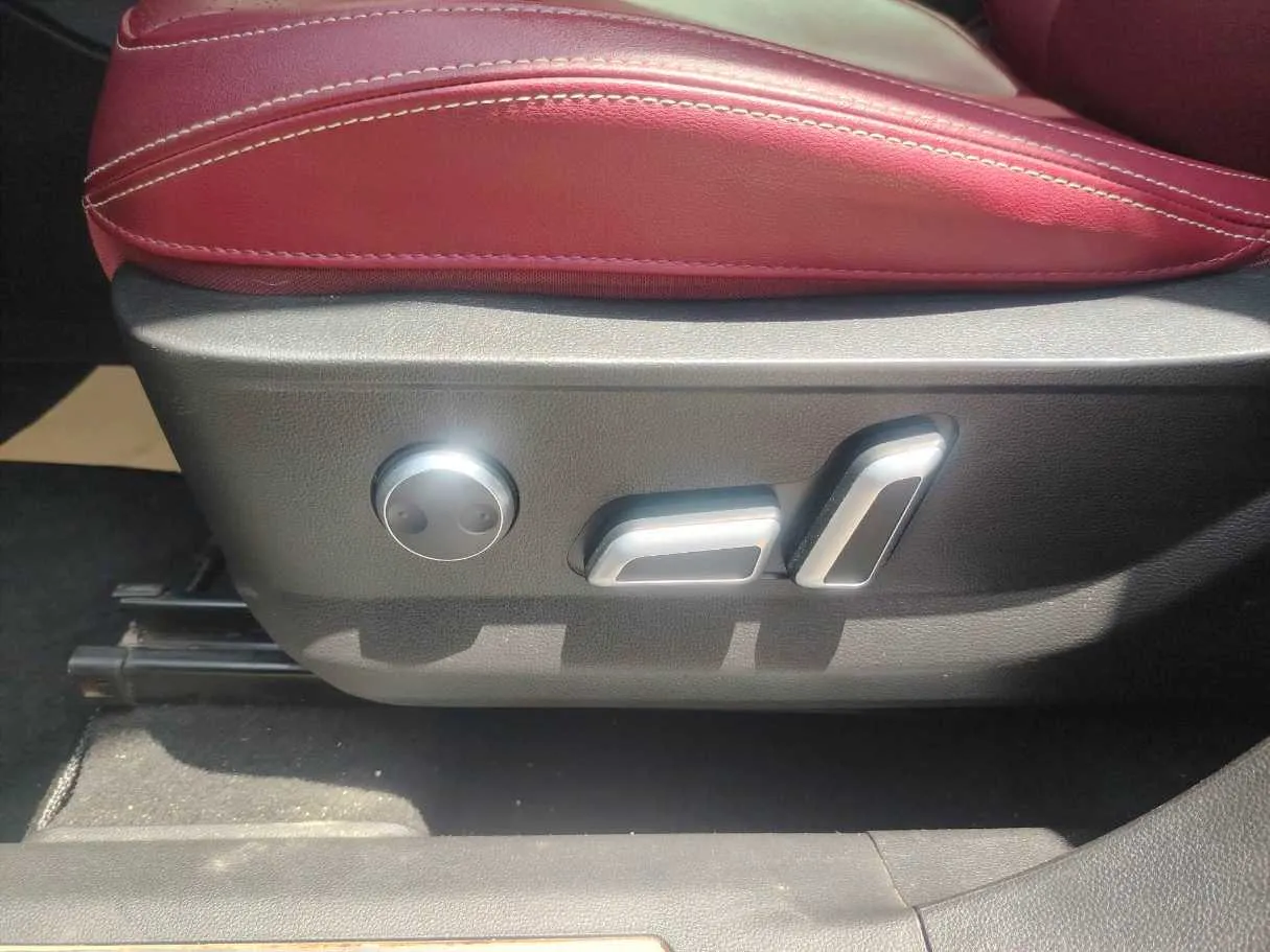 Car image 41