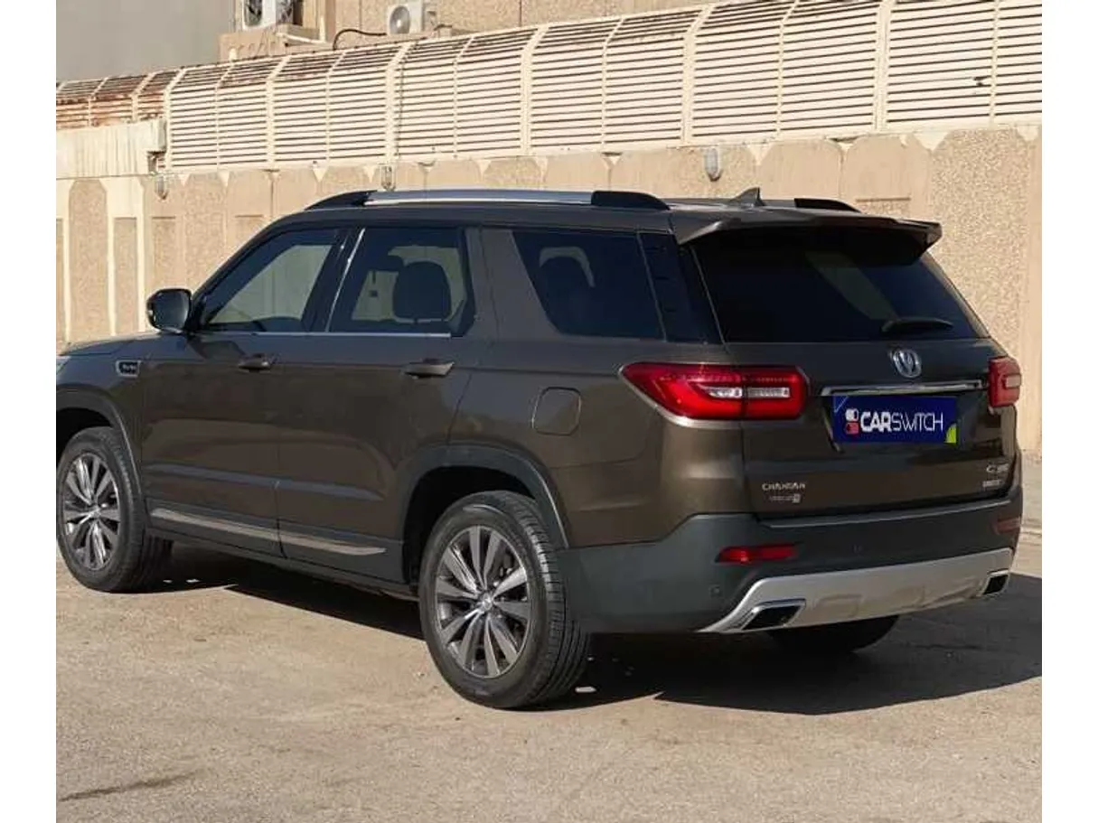 Car image 10