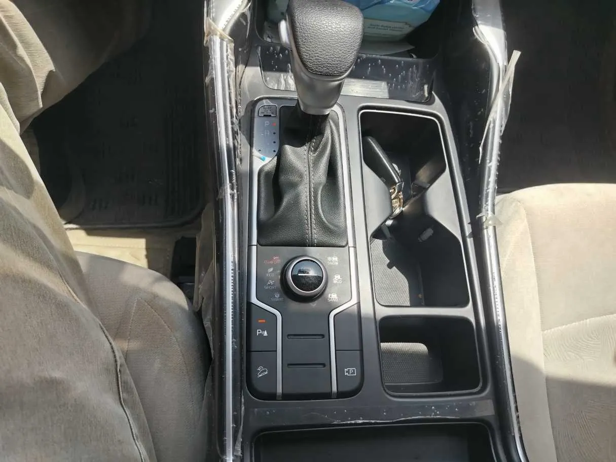 Car image 22
