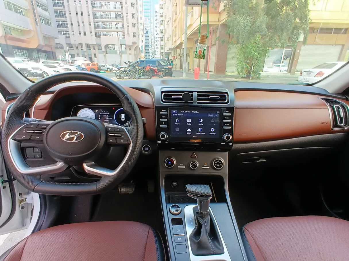 Car image 15