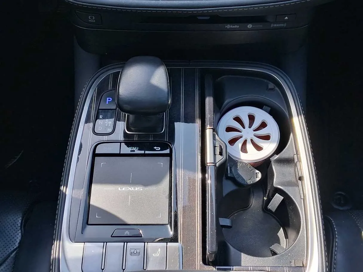 Car image 15