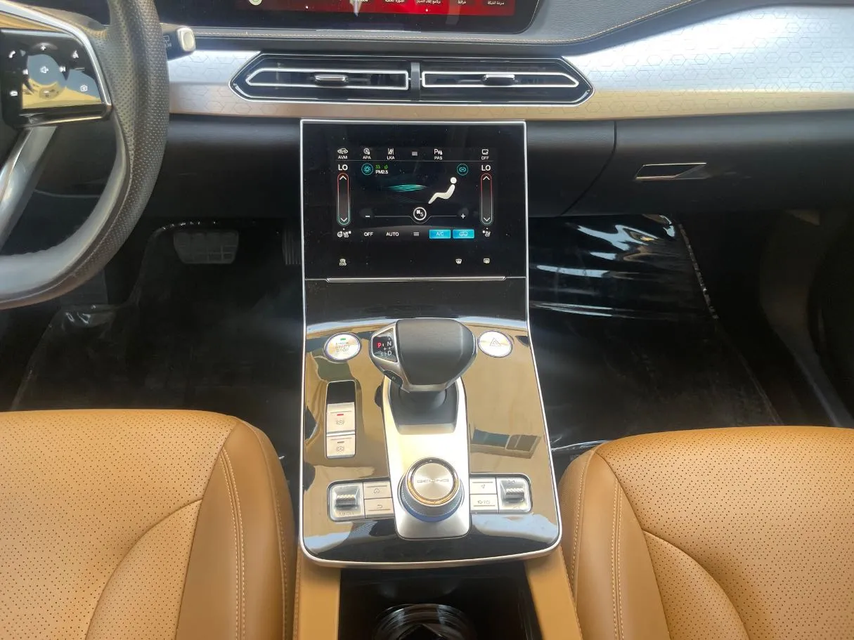 Car image 18