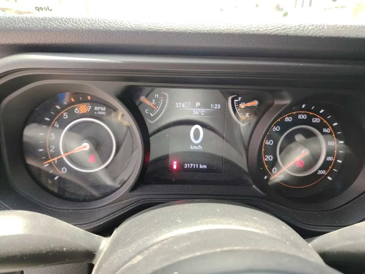 Car image 29