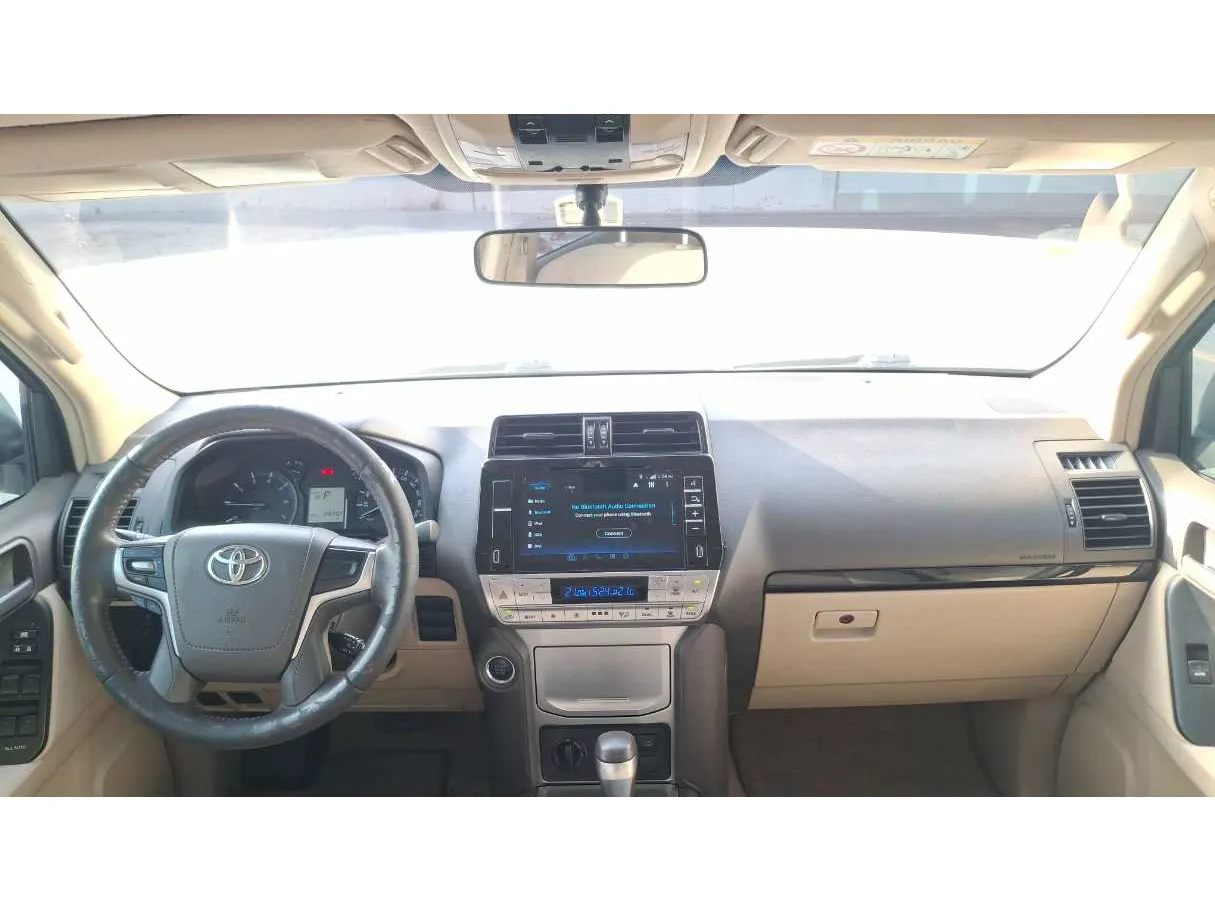 Car image 16
