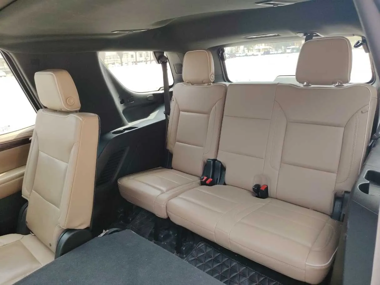 Car image 17