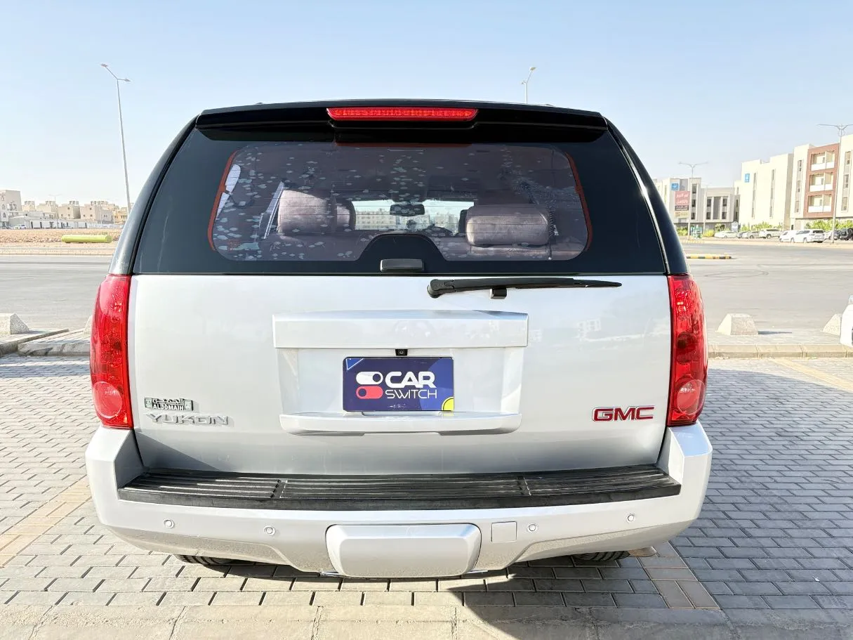 Car image 6