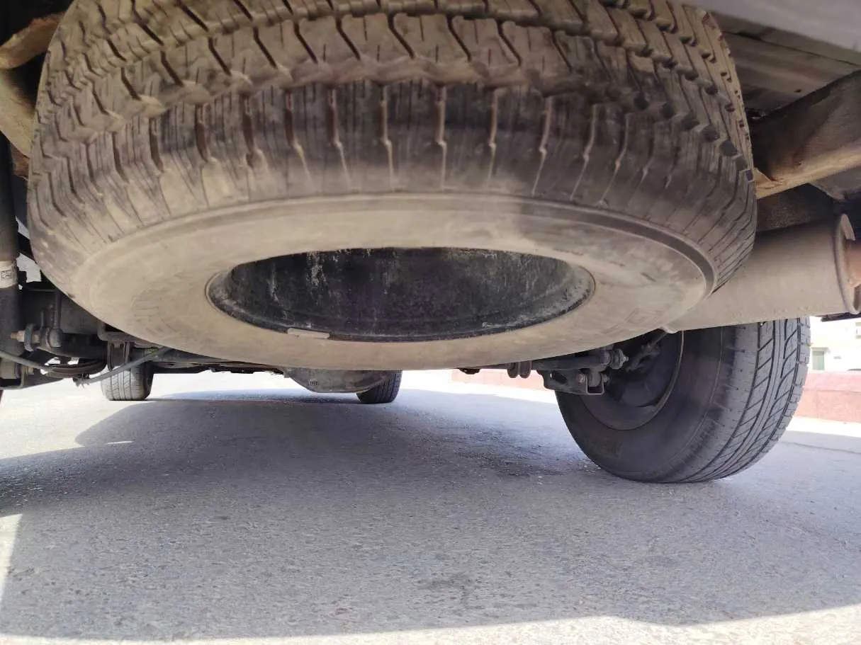 Car image 30