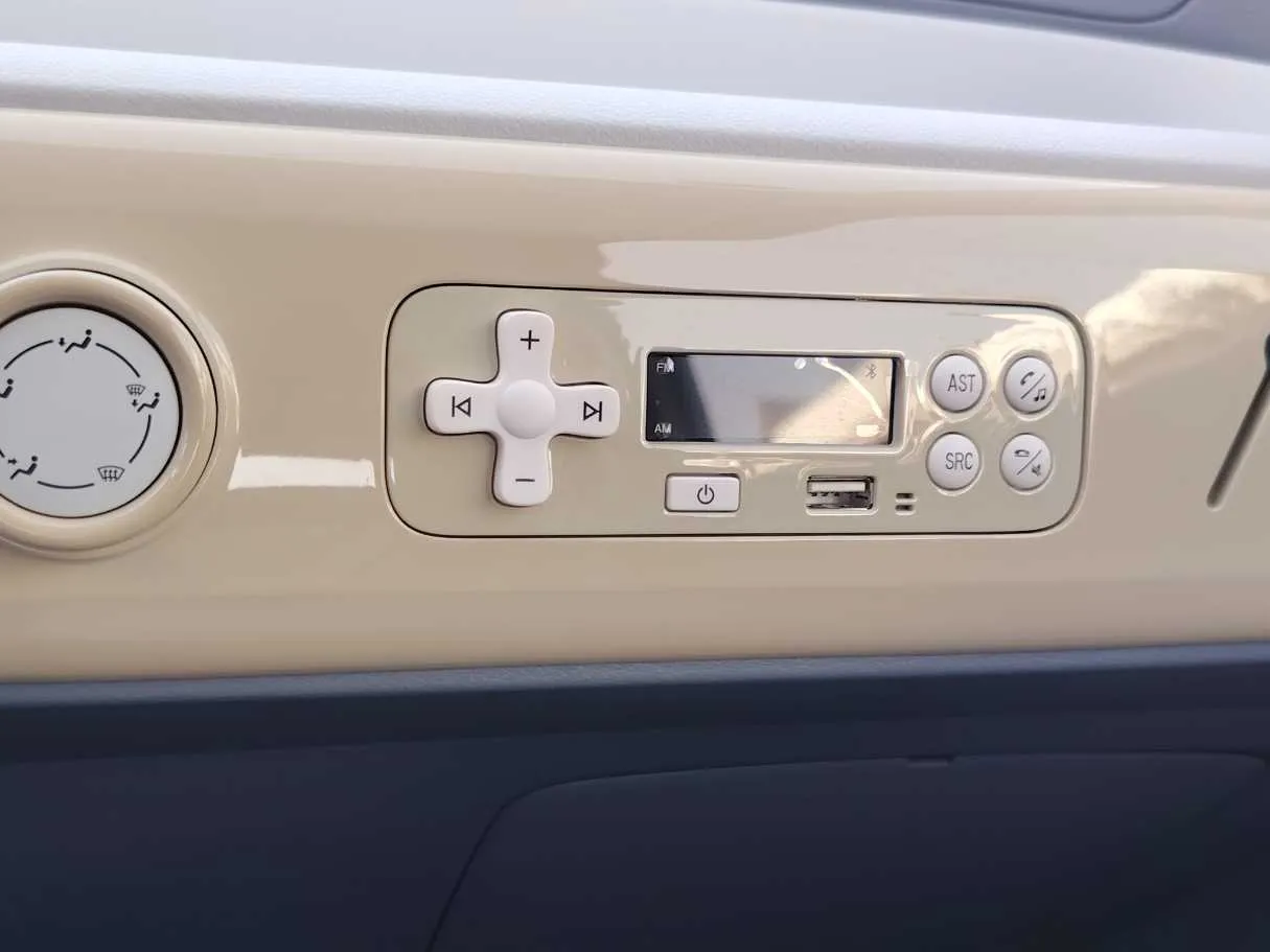 Car image 22