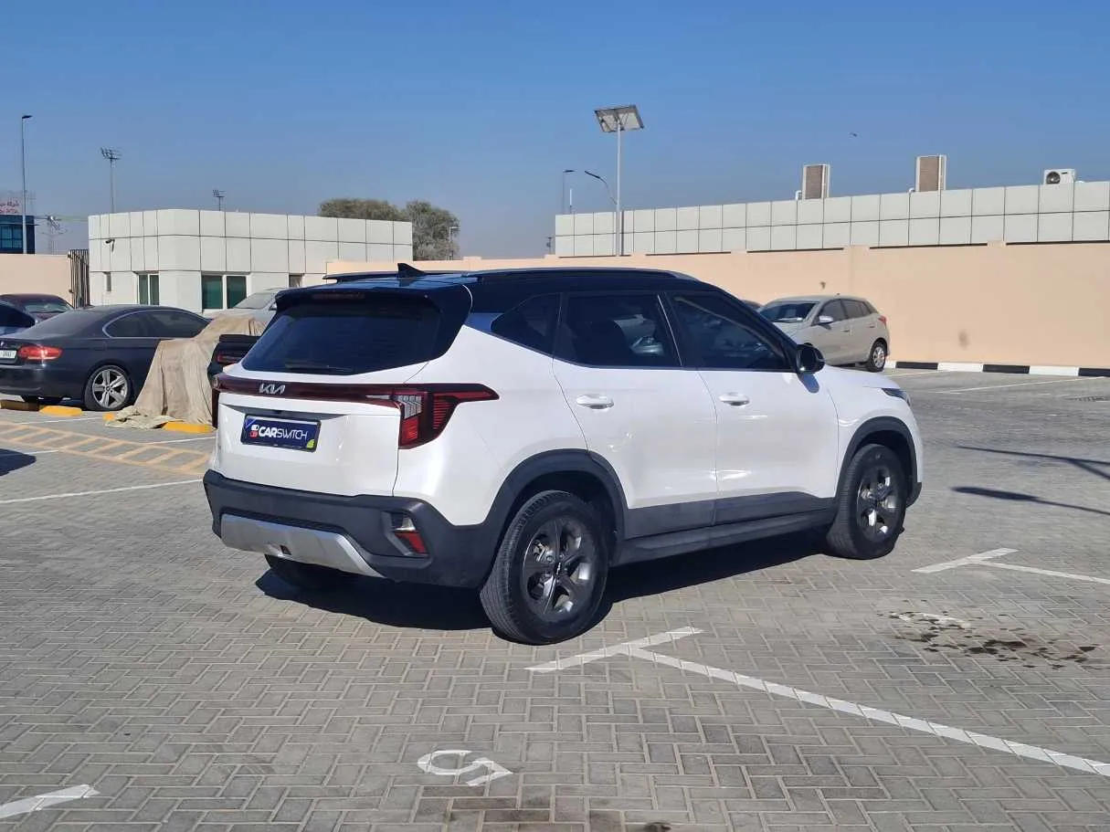 Car image 5