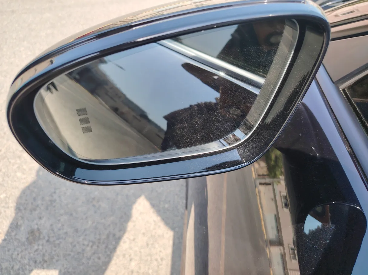 Car image 33