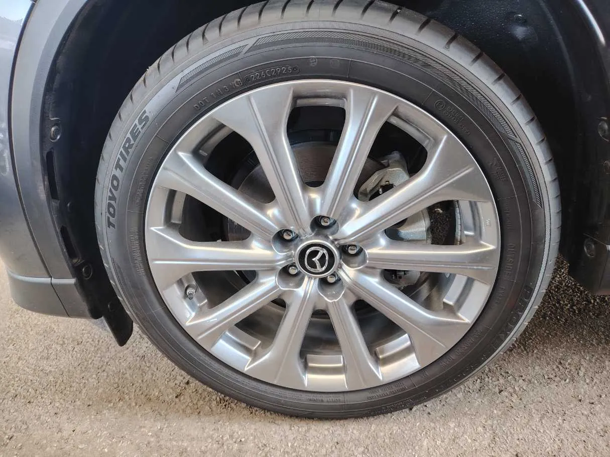 Car image 10