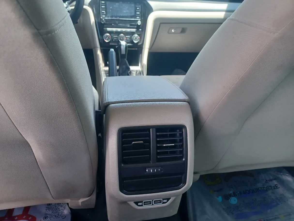 Car image 22
