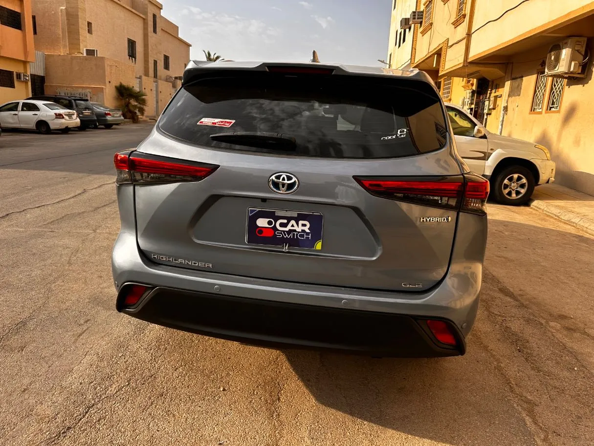 Car image 6
