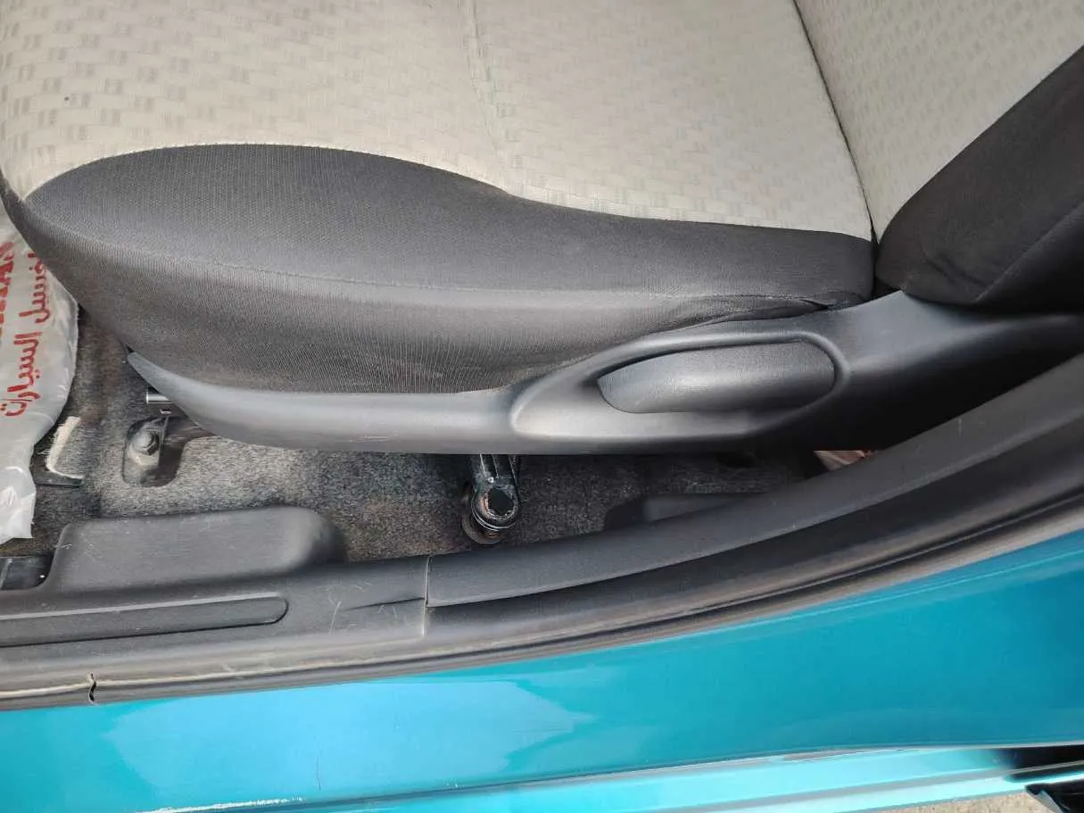 Car image 33