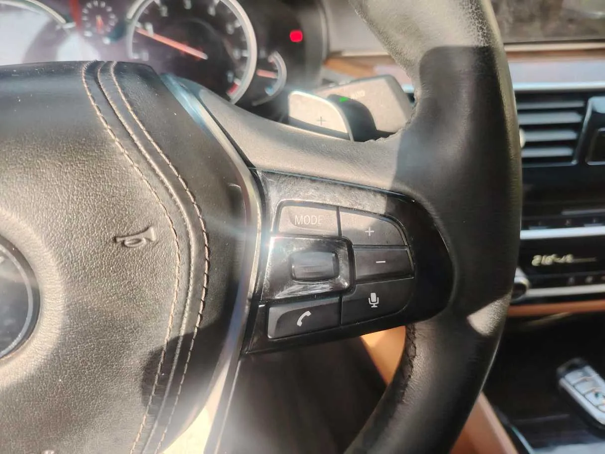 Car image 37