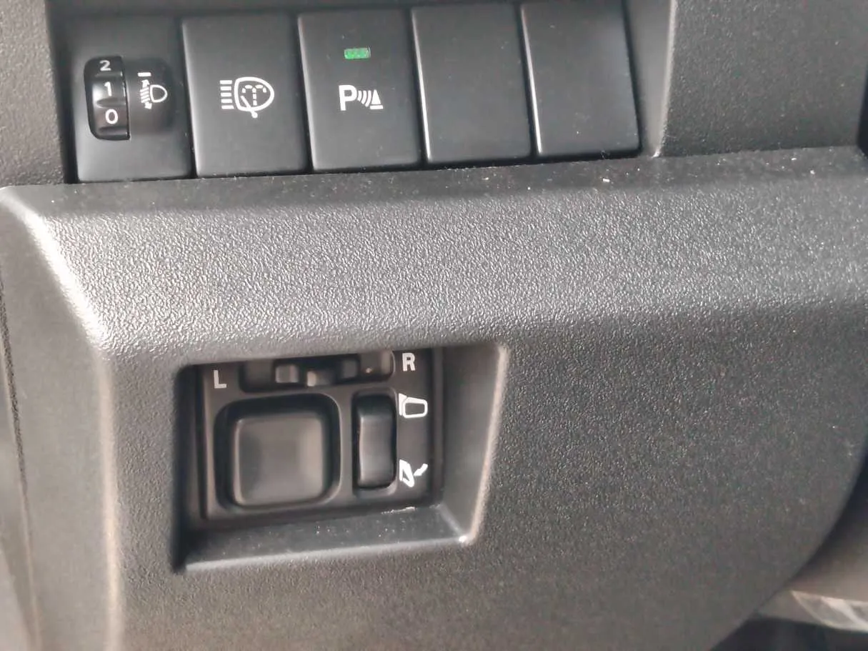Car image 29