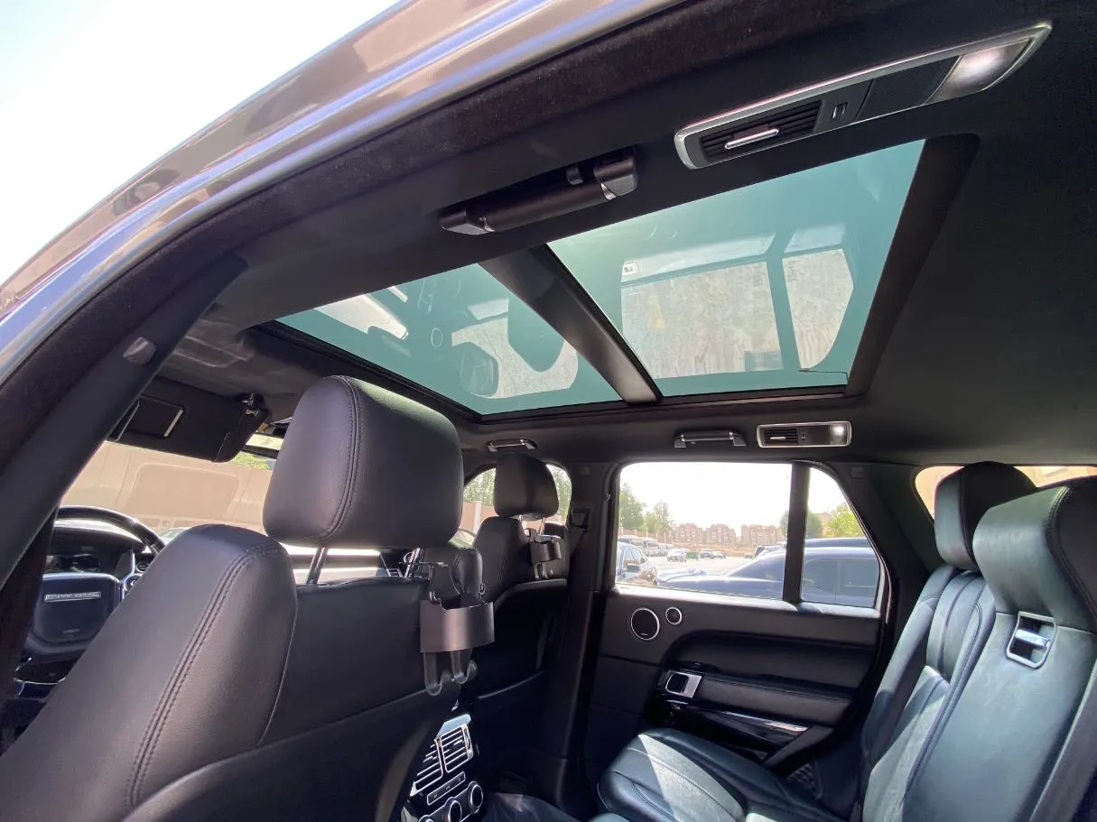 Car image 15