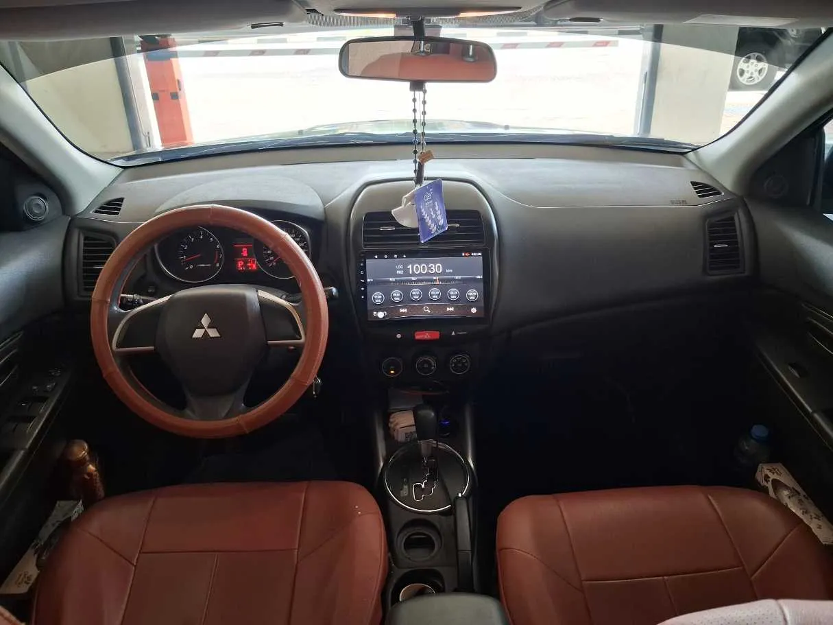 Car image 15