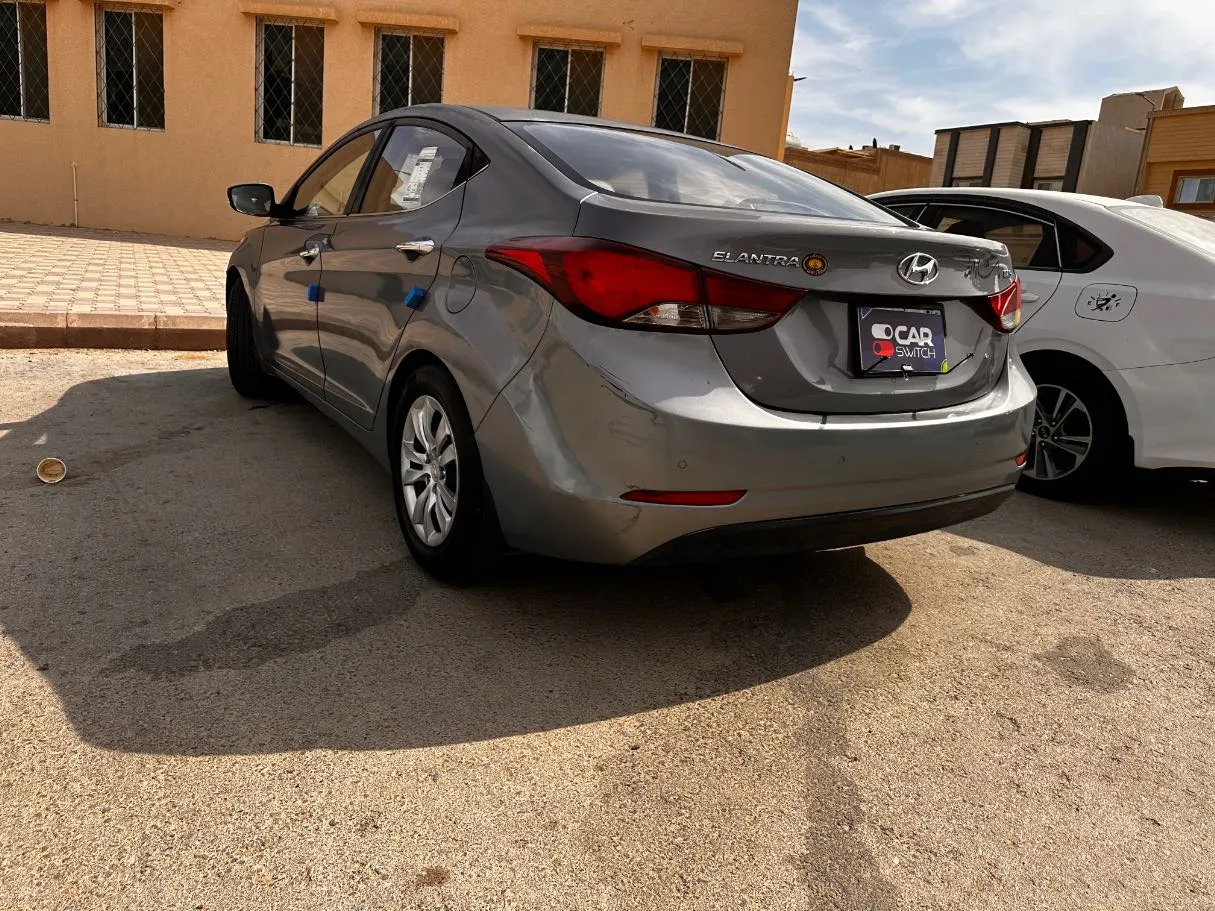 Car image 7
