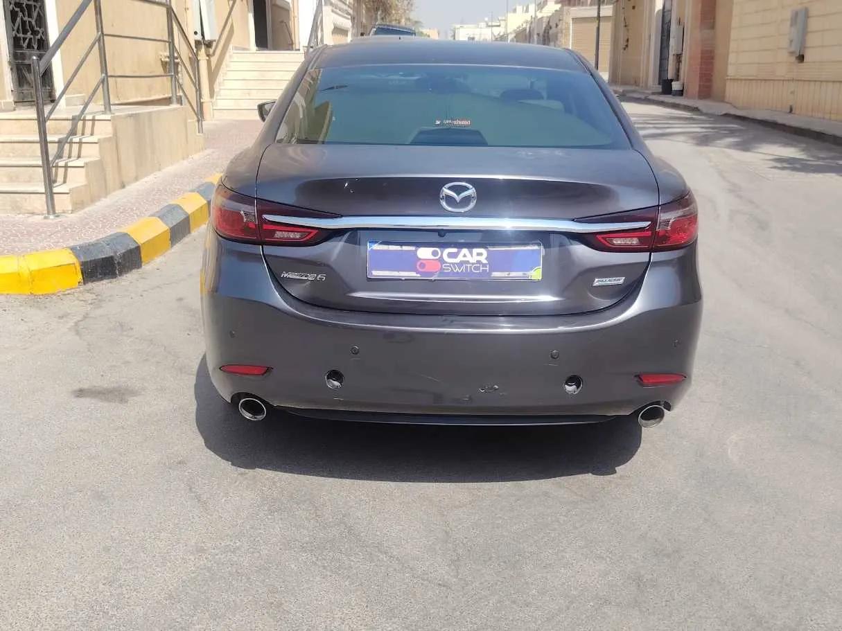 Car image 6