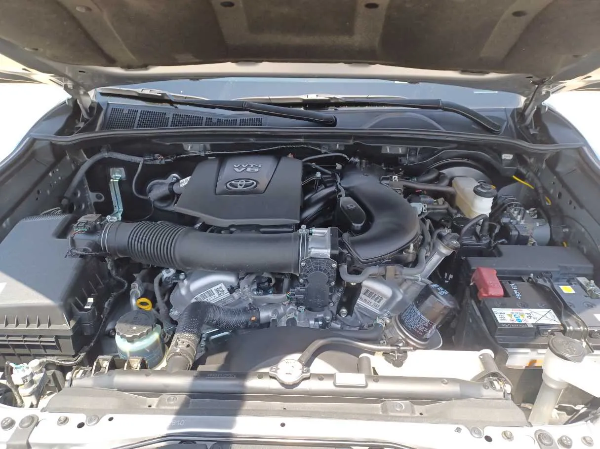 Car image 24