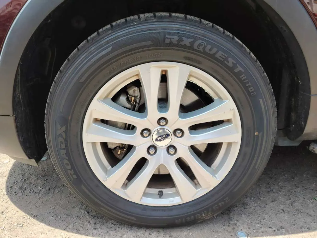 Car image 10