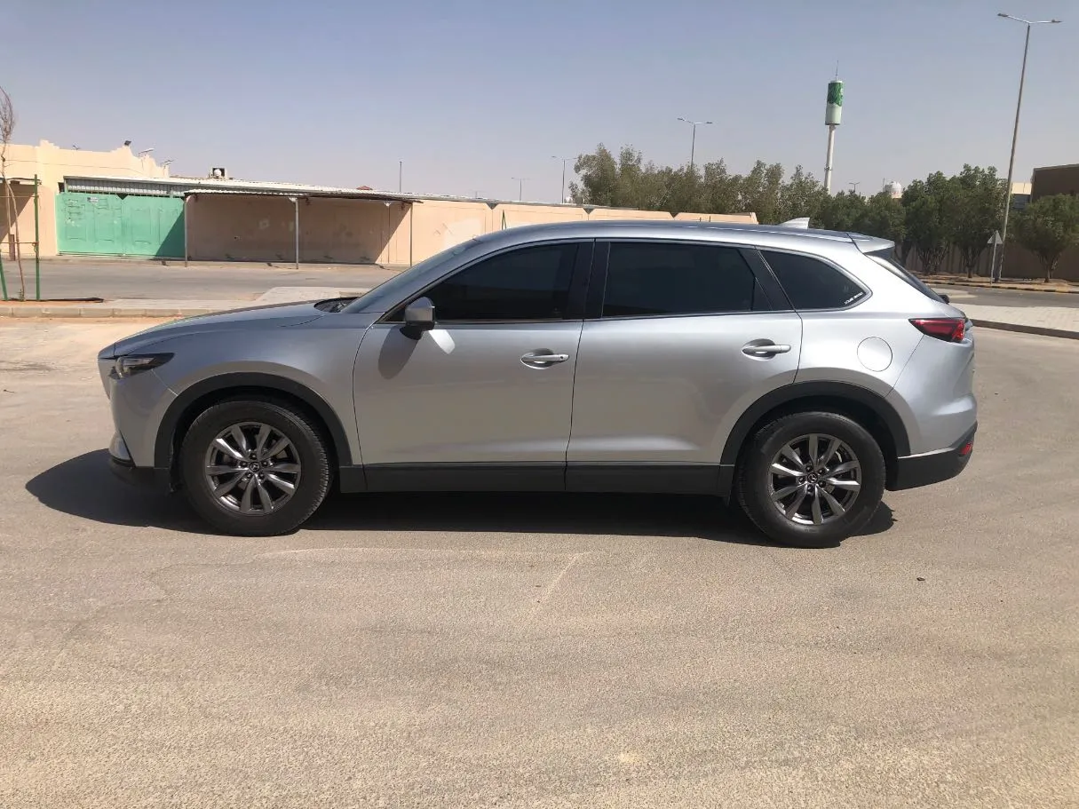 Car image 8