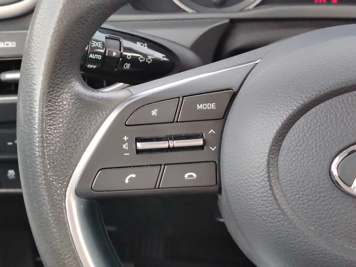 Car image 28
