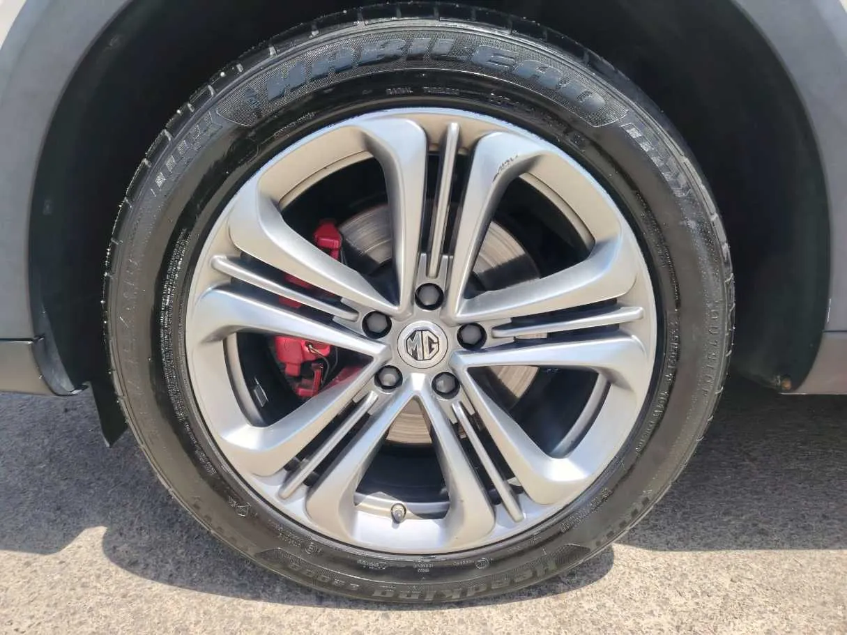 Car image 9