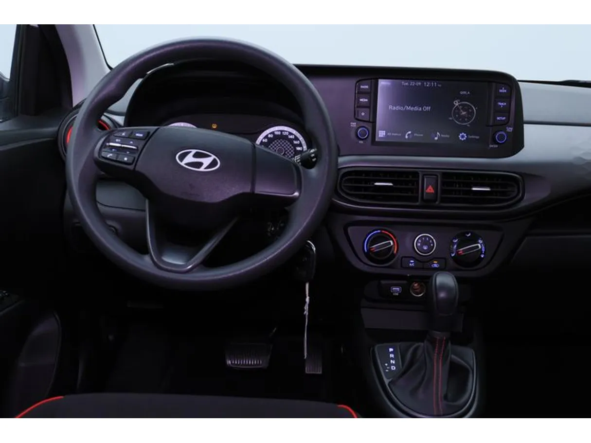 Car image 15