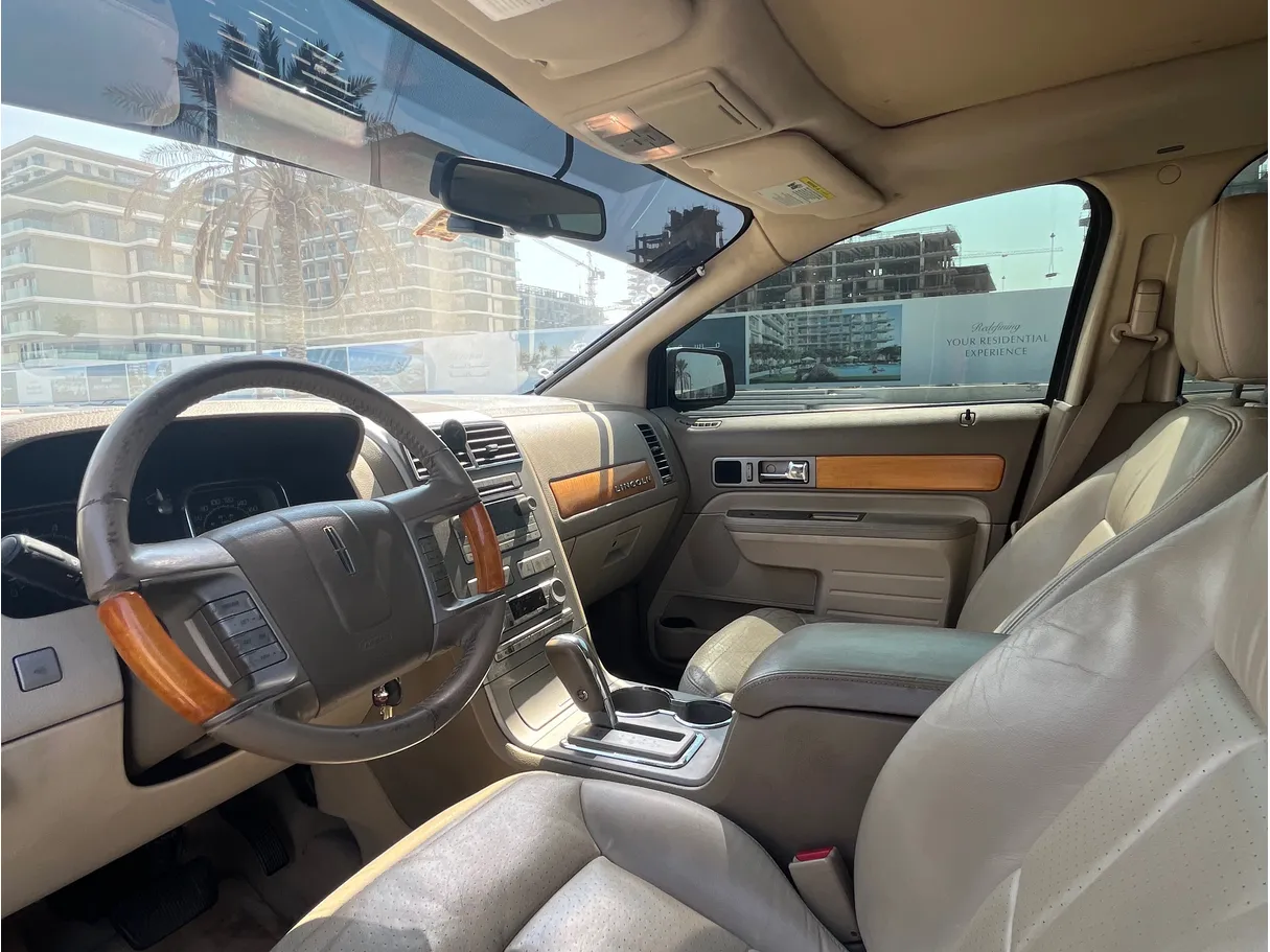 Car image 7