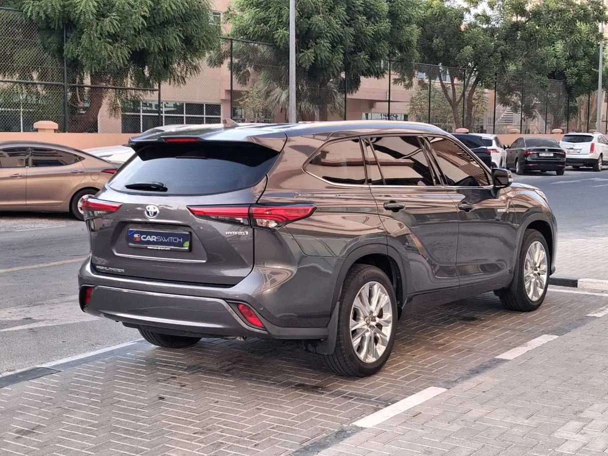 Car image 7