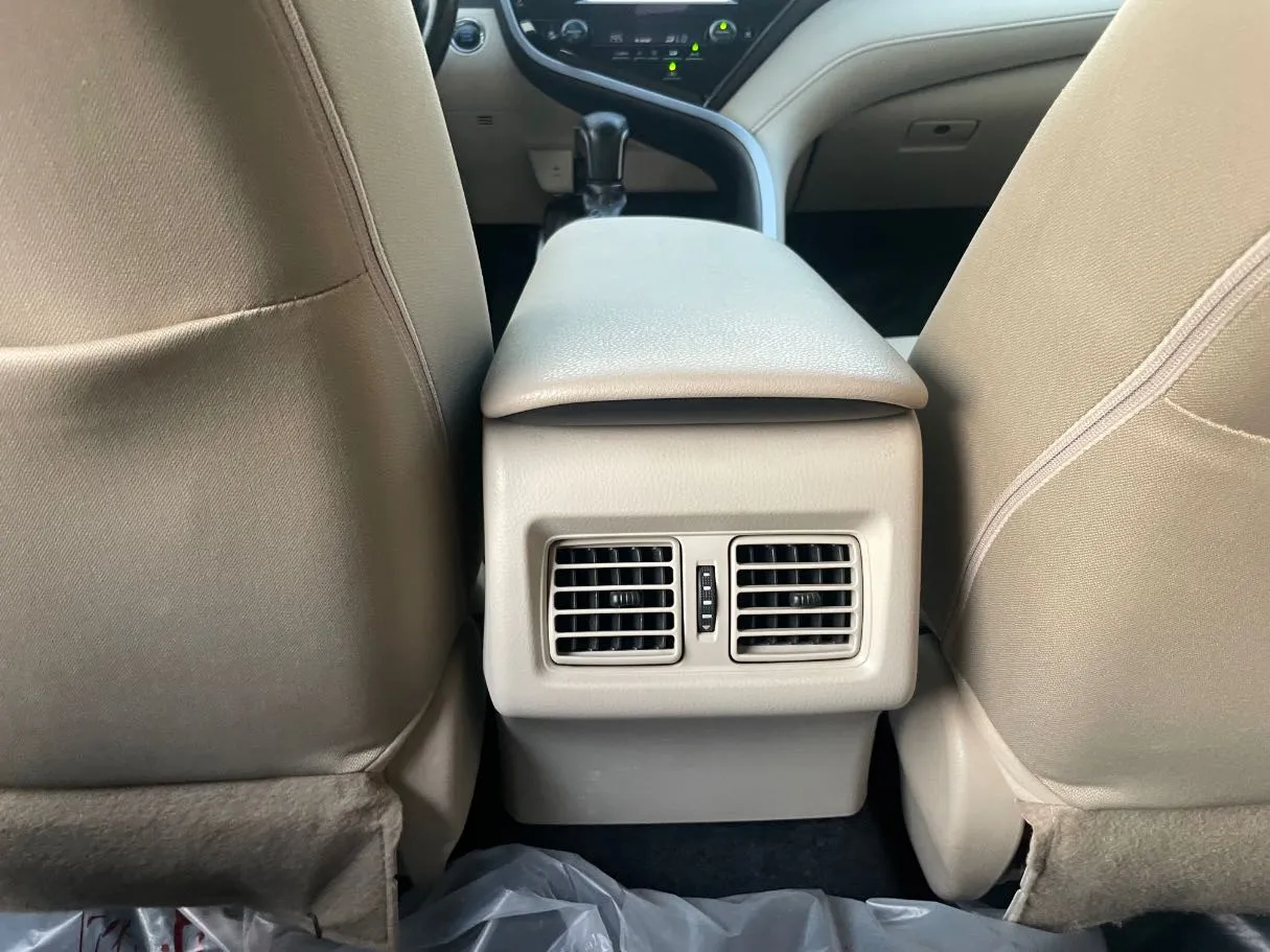 Car image 22