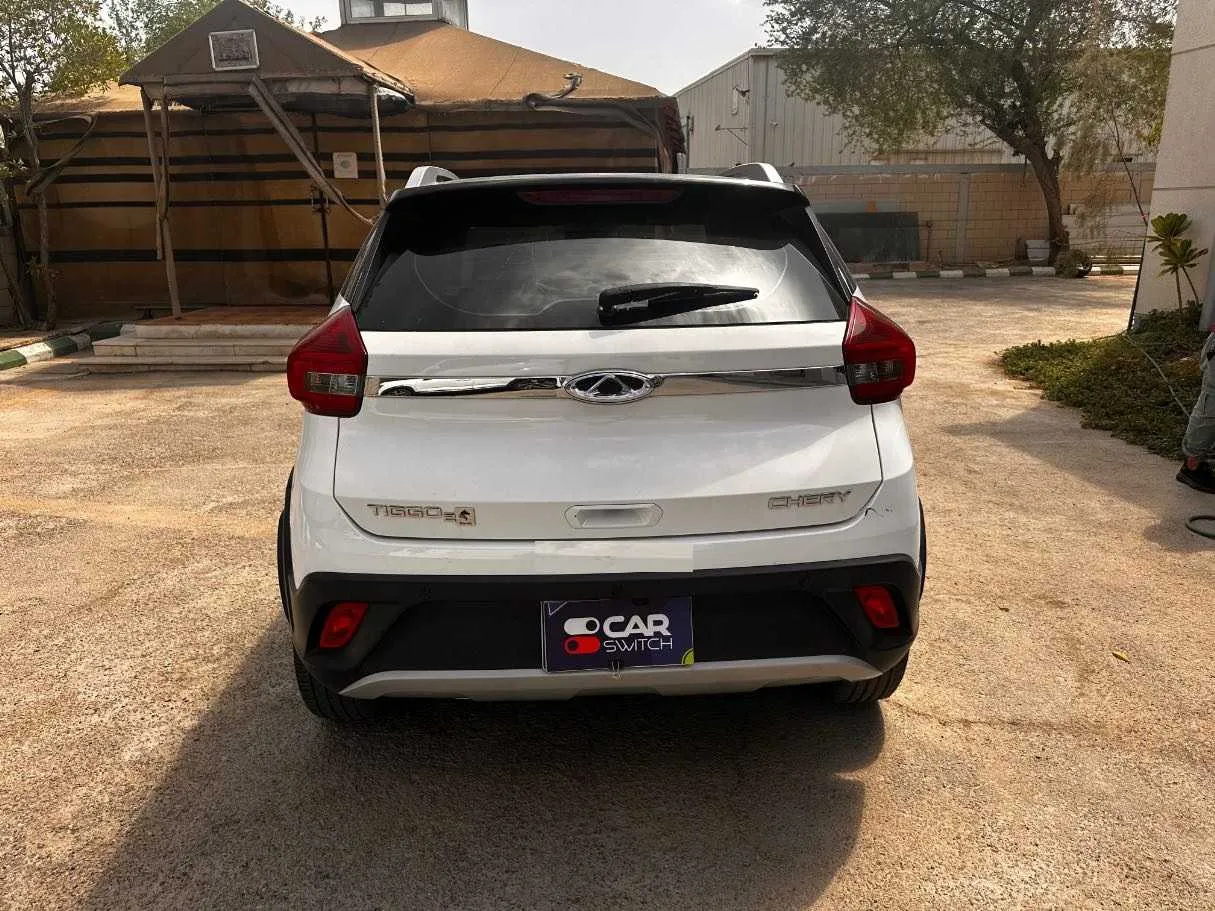 Car image 6
