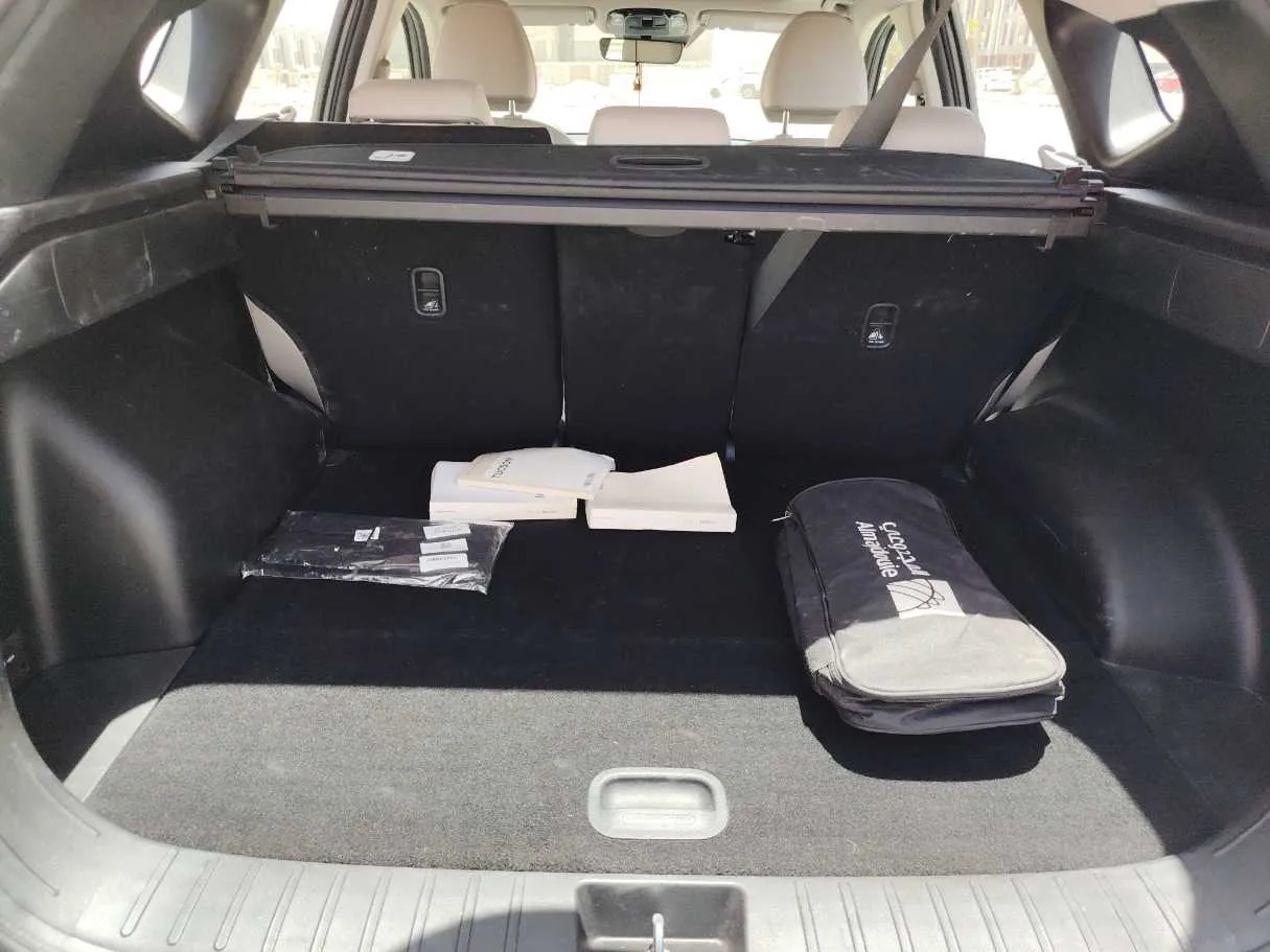 Car image 26