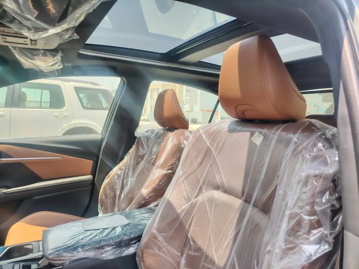Car image 15