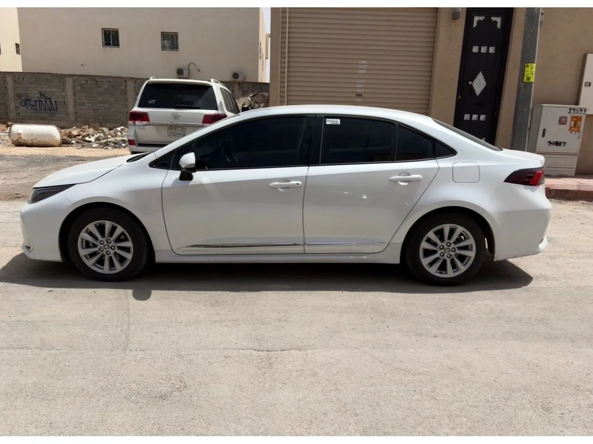 Car image 8