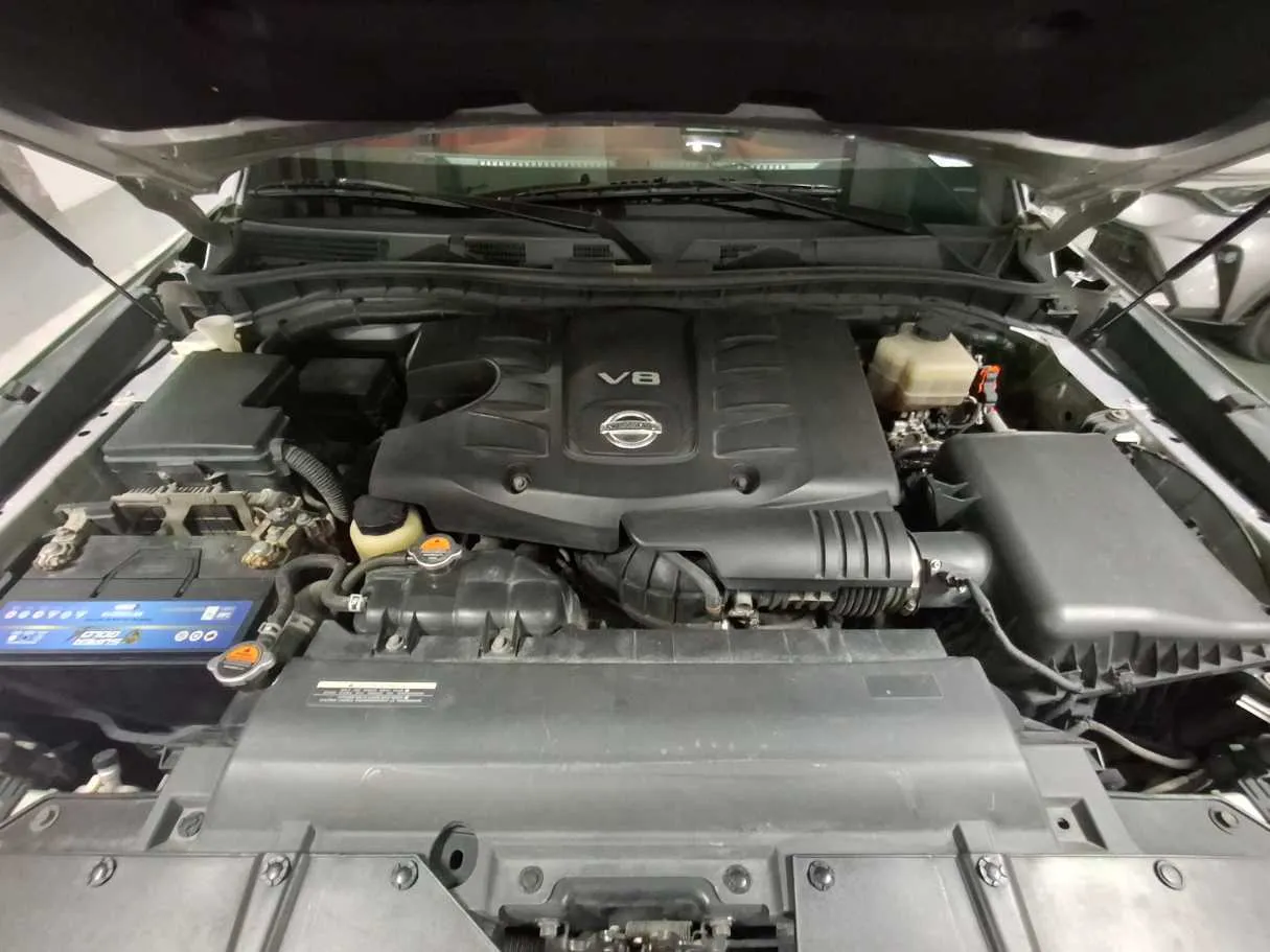 Car image 12