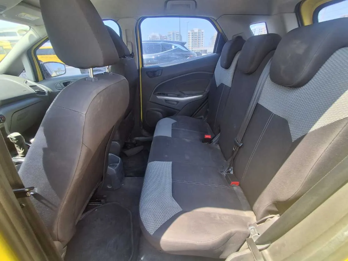 Car image 9